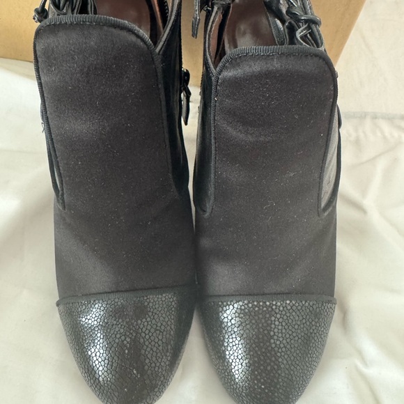 Booties - Picture 3 of 7